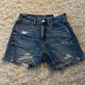 American Eagle 90s Boyfriend shorts